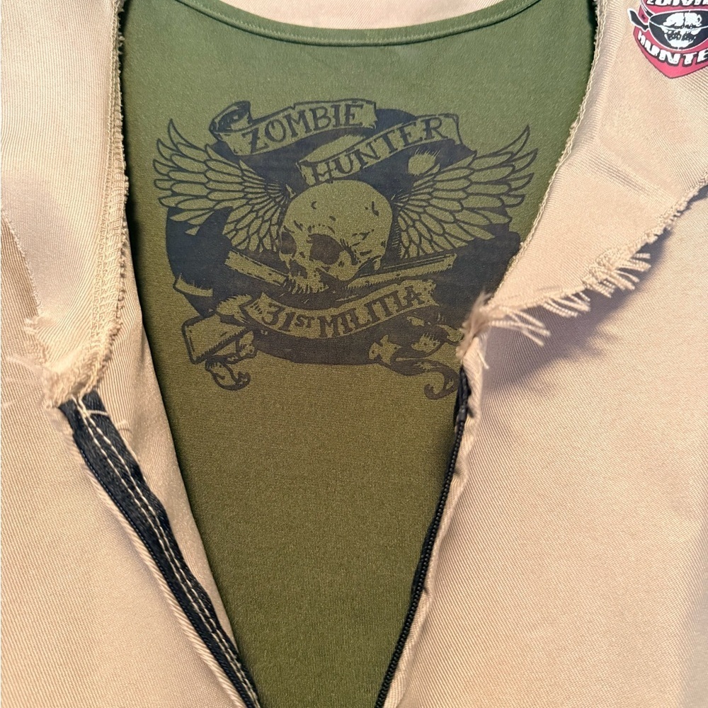 Spirit Halloween 5pc Zombie Hunter Girls Costume Youth Size Large 12-14 - Picture 9 of 10